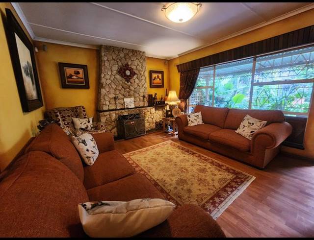 3 BEDROOM HOUSE FOR SALE IN BRACKENHURST